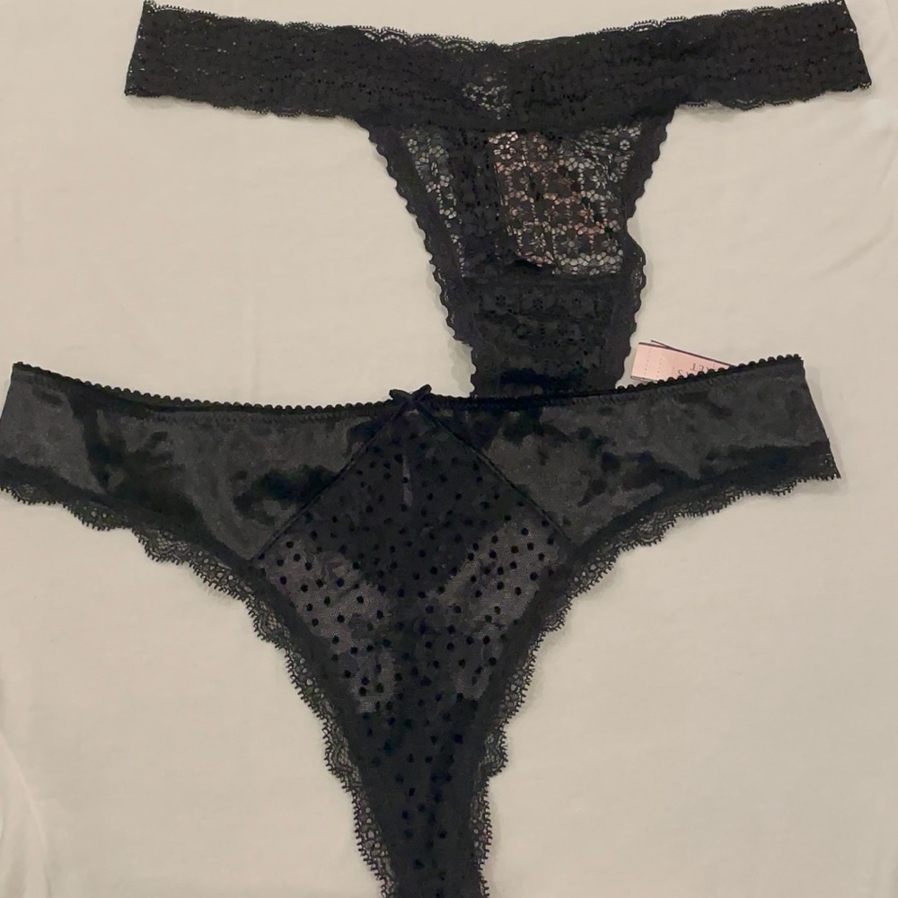 NEW WITH TAGS VICTORIA’S SECRET 2PK SIZE M SUPER SEXY CUT OUT THONGS